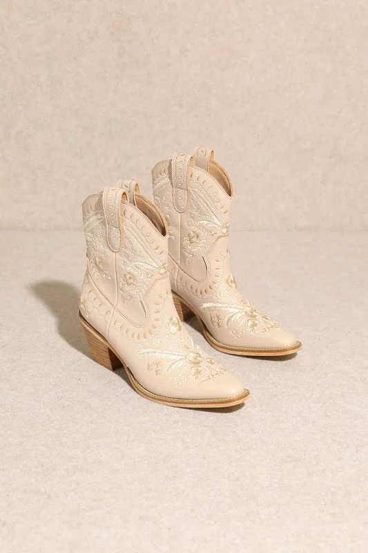 Sandstone Corral - Botanical Embroidered Cowgirl Boots