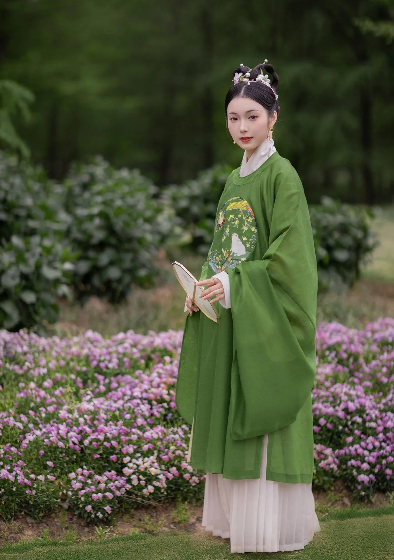 Wang Yue 望月 Moongazing Rabbit Late Middle Ming Yuanling Changshan Round Collar Long Shirt